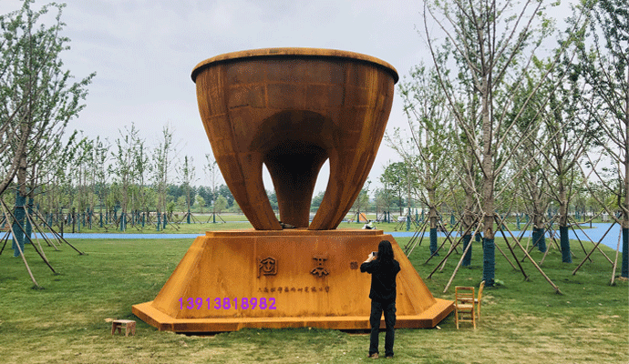 耐候鋼雕塑.gif 耐候鋼雕塑.gif