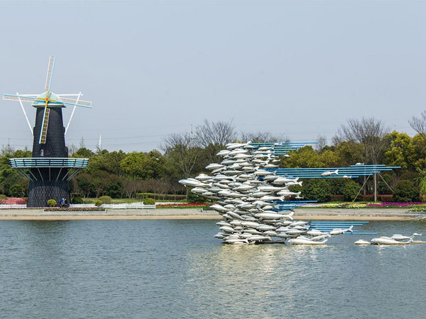 不銹鋼魚群雕�?.jpg 不銹鋼魚群雕�?.jpg